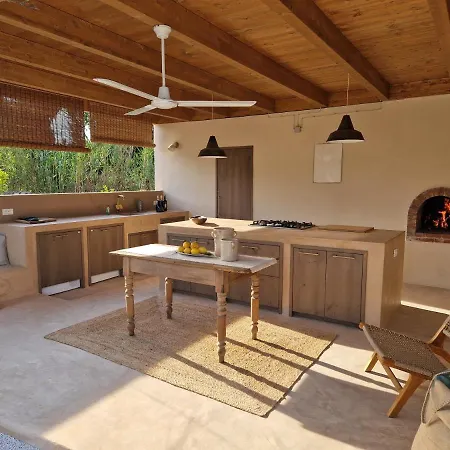 Villa Masserina D'aloia: Un Piccolo Tesoro Nella Natura Carovigno