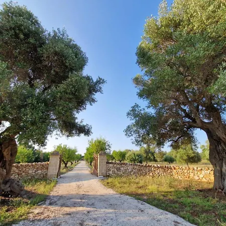 Villa Masserina D'aloia: Un Piccolo Tesoro Nella Natura Carovigno